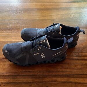 Mens’s  On Cloud Waterproof New With  Box Sz 11.5 Navy Blue
